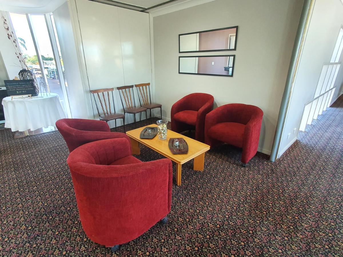 Mcnevins Maryborough Motel Exteriör bild
