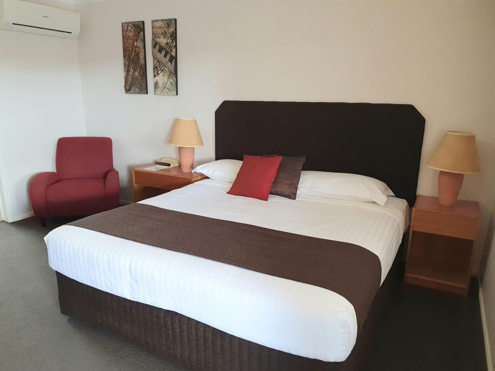 Mcnevins Maryborough Motel Exteriör bild